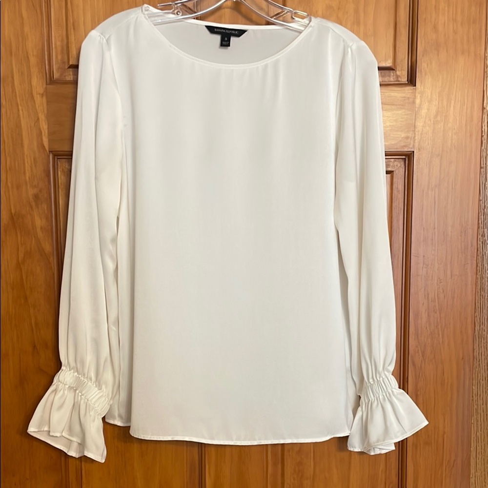 Banana Republic Cream Long Sleeve Blouse with Ruffled Cuffs, Size Small